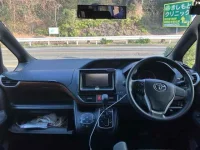 Toyota NOAH лот № 1068 оценка R  с аукциона в Японии 2