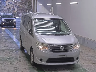 Nissan SERENA  с аукциона в Японии