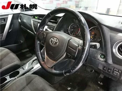 Toyota AURIS  с аукциона в Японии