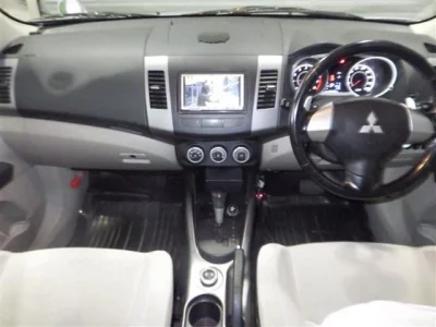 Mitsubishi OUTLANDER  с аукциона в Японии