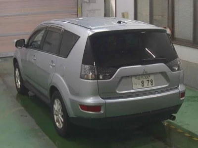 Mitsubishi OUTLANDER  с аукциона в Японии