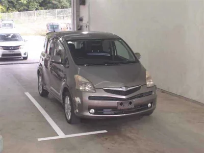 Toyota RACTIS  с аукциона в Японии