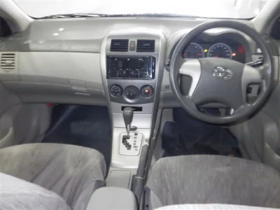 Toyota COROLLA AXIO  с аукциона в Японии