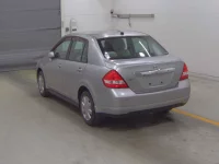 Nissan TIIDA LATIO лот № 8564 оценка 3.5  с аукциона в Японии 1