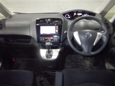 Nissan SERENA  с аукциона в Японии