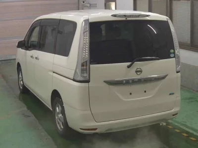 Nissan SERENA  с аукциона в Японии