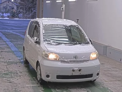Toyota PORTE  с аукциона в Японии