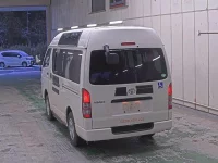 Toyota HIACE VAN лот № 6127 оценка RA  с аукциона в Японии 1