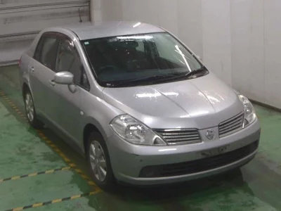 Nissan TIIDA LATIO  с аукциона в Японии
