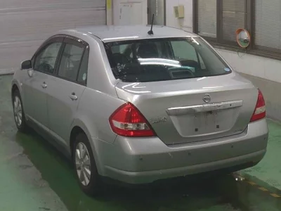 Nissan TIIDA LATIO  с аукциона в Японии