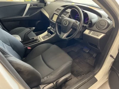 Mazda AXELA  с аукциона в Японии