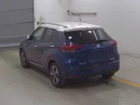 Nissan KICKS лот № 4 оценка 4  с аукциона в Японии 1