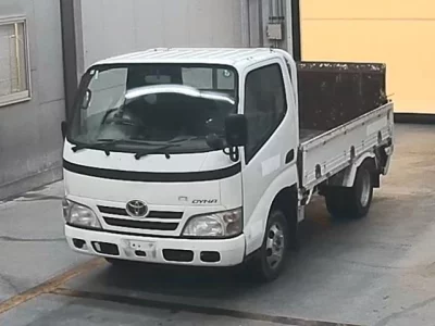 Toyota DYNA  с аукциона в Японии
