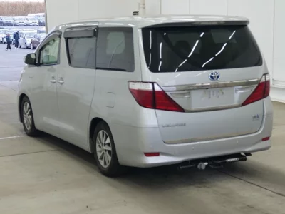 Toyota VELLFIRE  с аукциона в Японии