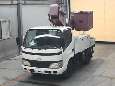 Toyota DYNA  с аукциона в Японии