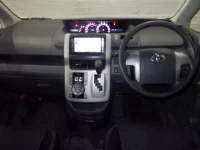 Toyota NOAH лот № 201 оценка 3  с аукциона в Японии 2