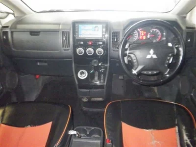 Mitsubishi DELICA D5