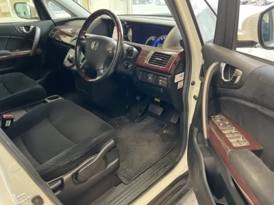 Honda ELYSION  с аукциона в Японии