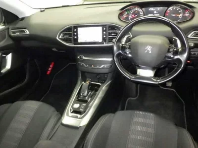 Peugeot 308  с аукциона в Японии