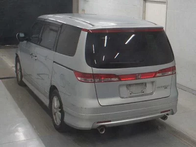 Honda ELYSION  с аукциона в Японии