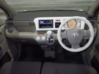 Honda LIFE лот № 208 оценка R  с аукциона в Японии 2