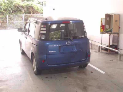 Toyota SIENTA  с аукциона в Японии