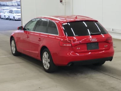 Audi A4  с аукциона в Японии