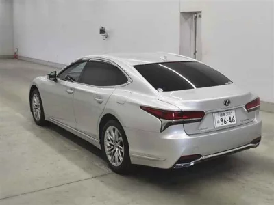 Lexus LS  с аукциона в Японии