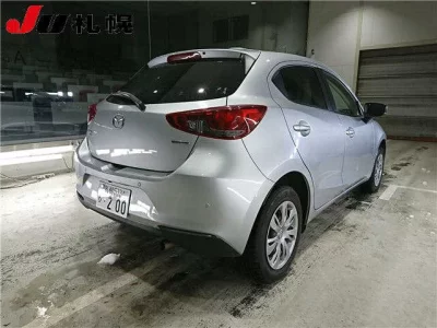 Mazda MAZDA2  с аукциона в Японии
