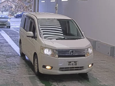 Honda STEP WAGON  с аукциона в Японии