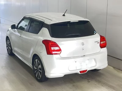 Suzuki SWIFT  с аукциона в Японии