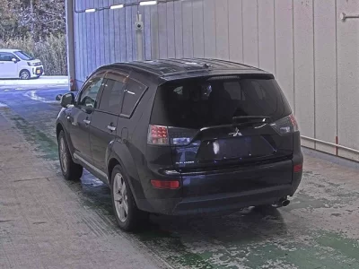 Mitsubishi OUTLANDER  с аукциона в Японии