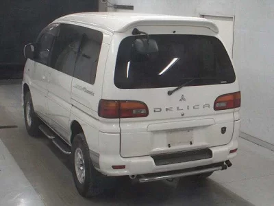 Mitsubishi DELICA  с аукциона в Японии