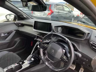 Peugeot 208  с аукциона в Японии