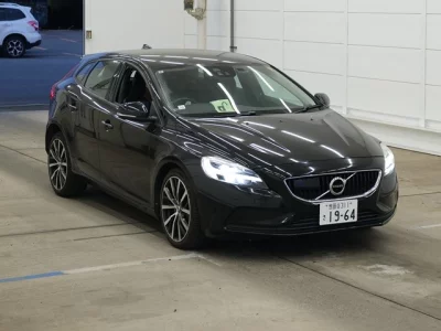 Volvo V40  с аукциона в Японии