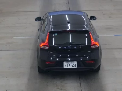 Volvo V40  с аукциона в Японии