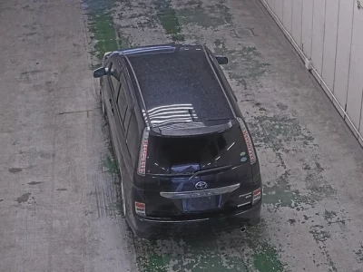 Toyota ISIS  с аукциона в Японии