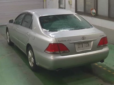 Toyota CROWN  с аукциона в Японии