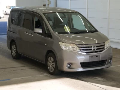Nissan SERENA  с аукциона в Японии