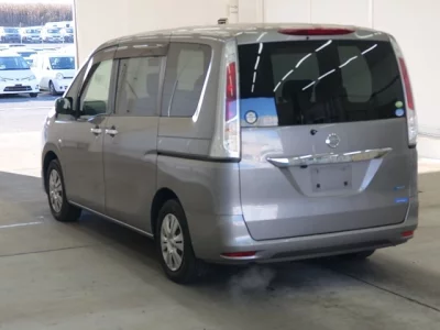 Nissan SERENA  с аукциона в Японии