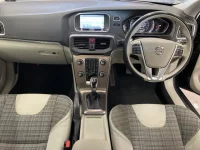 Volvo V40 лот № 2592 оценка 3.5  с аукциона в Японии 4