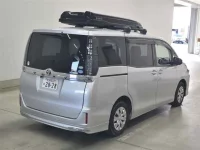 Toyota VOXY лот № 25235 оценка R  с аукциона в Японии 4