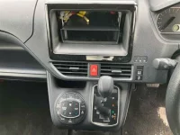 Toyota VOXY лот № 25235 оценка R  с аукциона в Японии 5