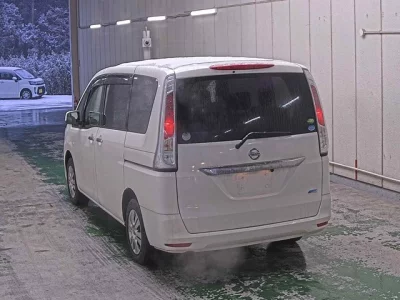 Nissan SERENA  с аукциона в Японии