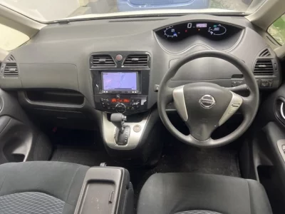 Nissan SERENA  с аукциона в Японии