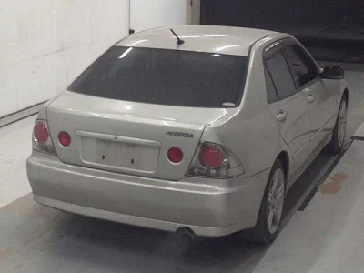 Toyota ALTEZZA  с аукциона в Японии