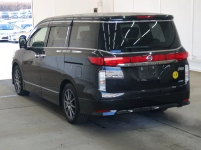 Nissan ELGRAND  с аукциона в Японии