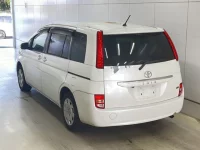 Toyota ISIS лот № 394 оценка 3.5  с аукциона в Японии 1