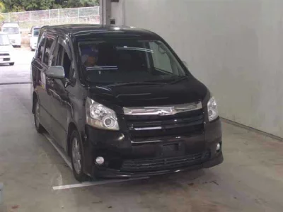 Toyota NOAH  с аукциона в Японии