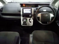 Toyota NOAH лот № 271 оценка 3  с аукциона в Японии 2